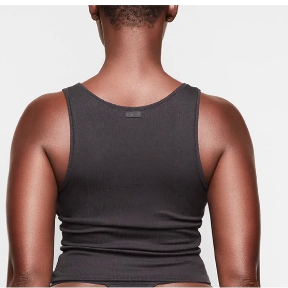 SKIMS Ribbed Tank Sz Small in Onyx NWT - Picture 3 of 5